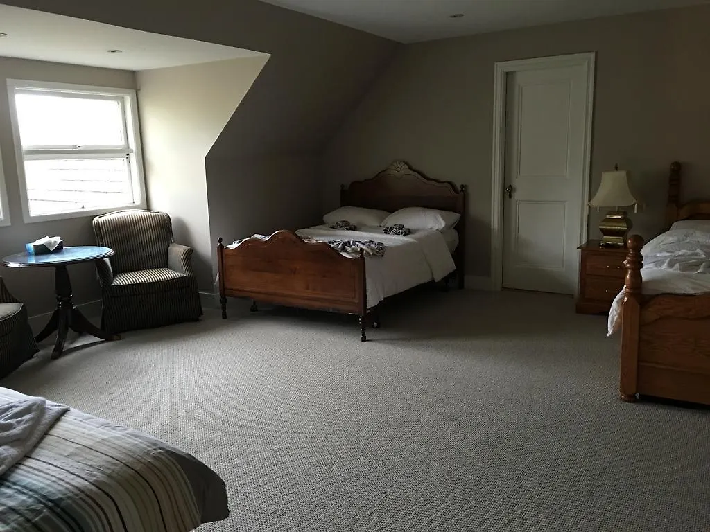 Guest house Angus House Hotel Vancouver